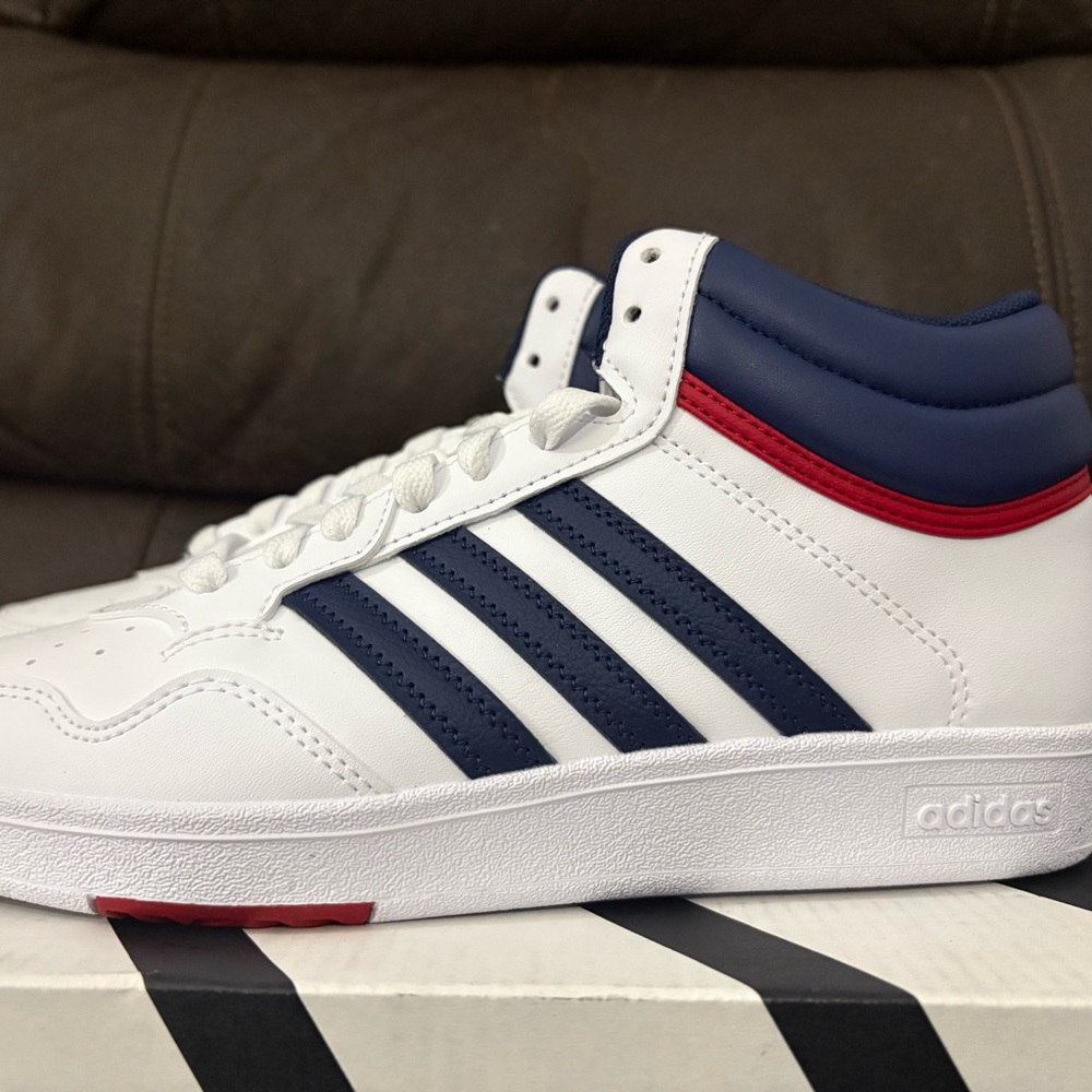 Adidas hoops 4.0 mid White Sneakers with Navy and Red Accents brand new in box
